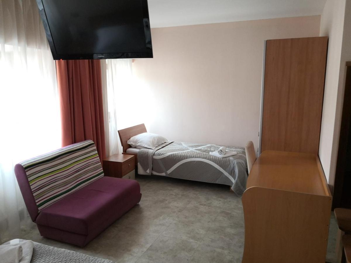 Gostilna Pri Dragici, Gostilna S Prenocisci, D.O.O. Hotell Sežana Exteriör bild
