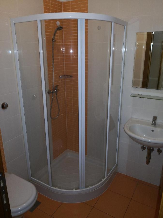Gostilna Pri Dragici, Gostilna S Prenocisci, D.O.O. Hotell Sežana Exteriör bild